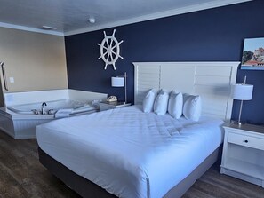 Zimmer, 1 King-Bett, Whirlpool (Riverfront Castleview, Upper Harbor)