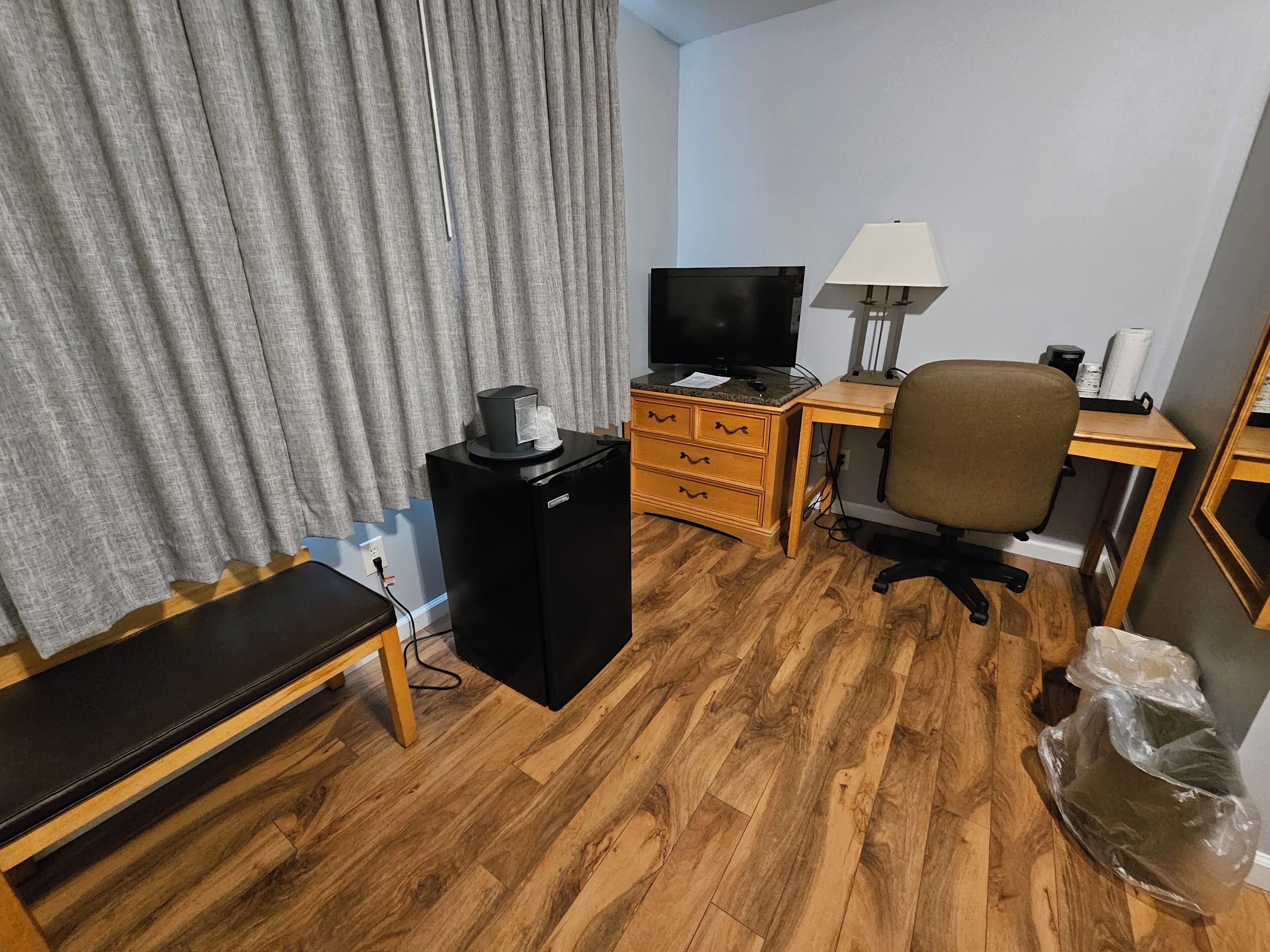 1 king bed, creek side | 1 bedroom, premium bedding, laptop workspace, free wifi