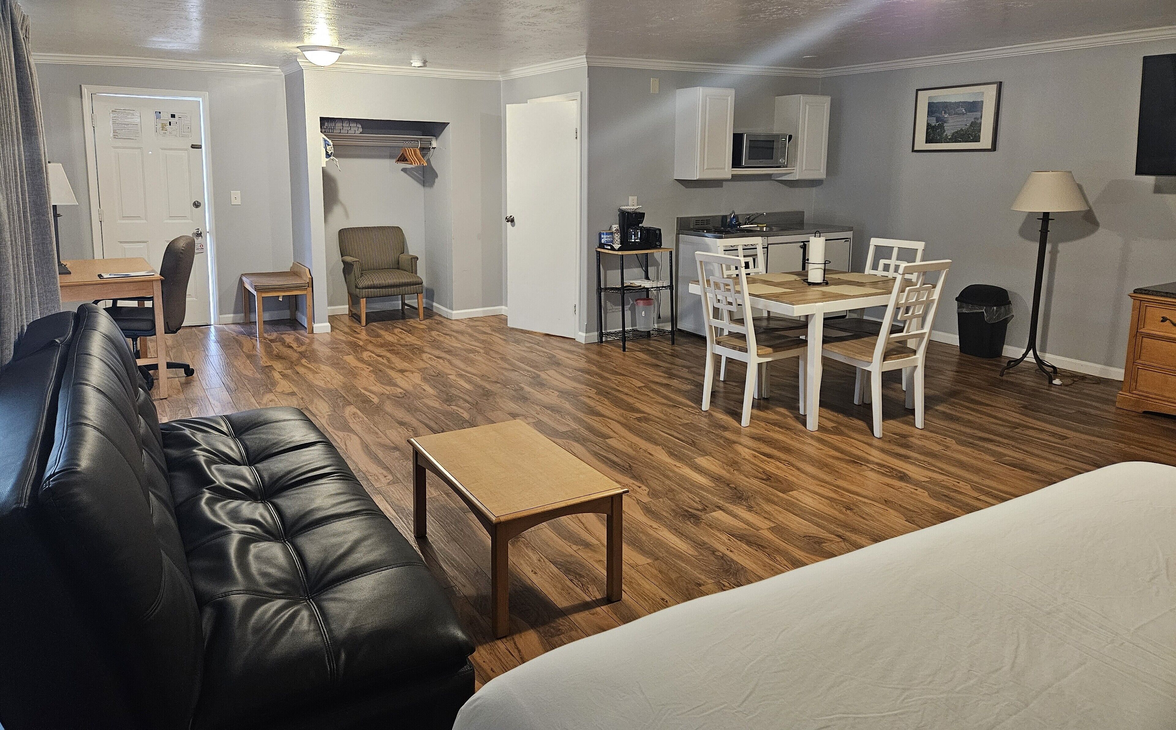 2 king bed efficiency | 1 bedroom, premium bedding, laptop workspace, free wifi