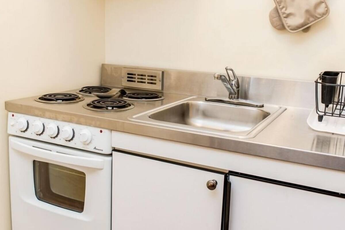 2 Bedroom Creek View Efficiency | Bộ đồ giường cao cấp, khu vực làm việc phù hợp cho laptop 