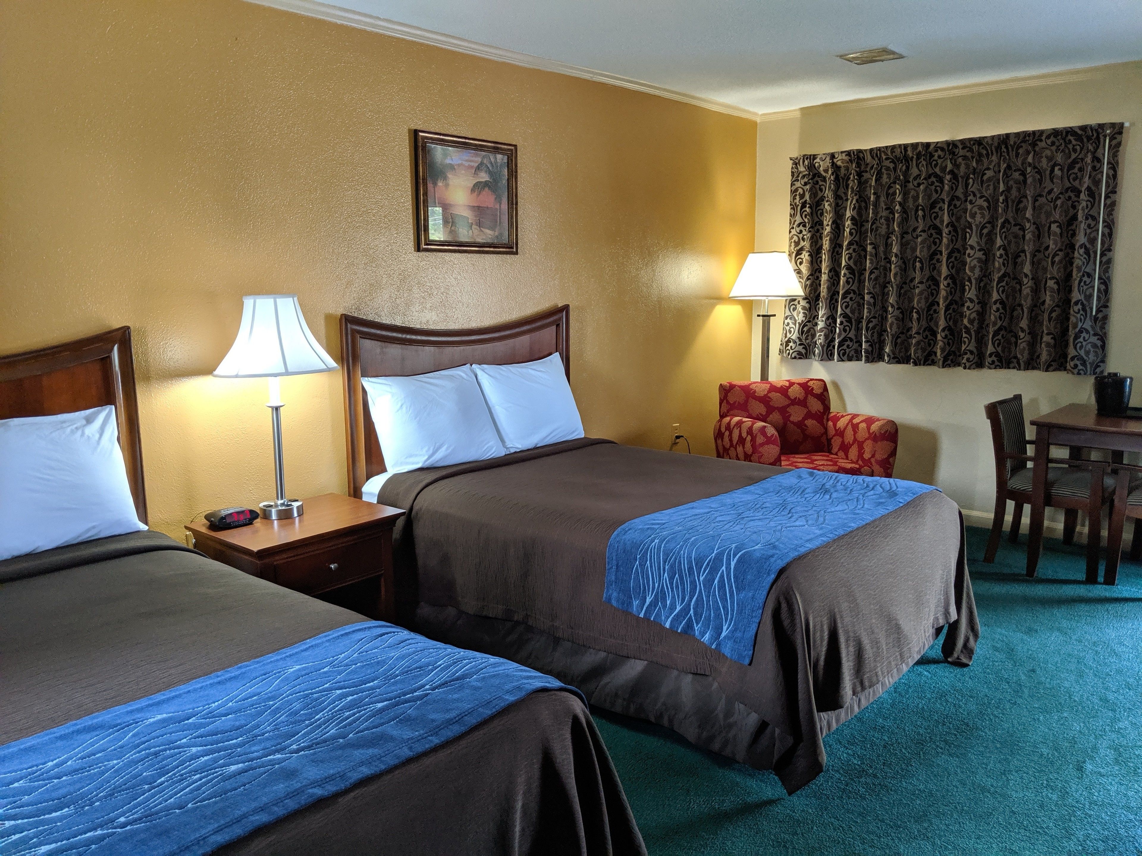 办公桌、隔音、熨斗/熨衣板、免费 WiFi