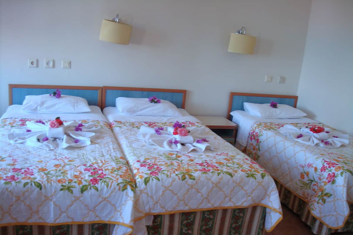 Familienzimmer | Kostenlose Babybetten, Zustellbetten, kostenloses WLAN