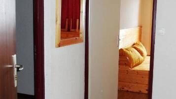 Apartment, 2 Bedrooms | Bed sheets