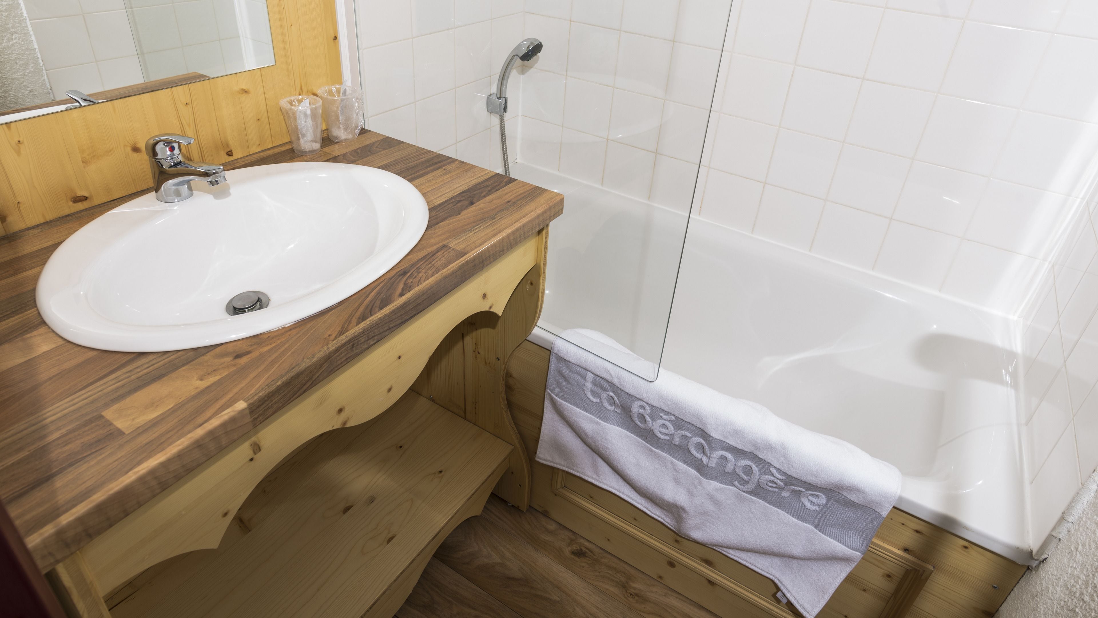 apartment | bathroom | towels