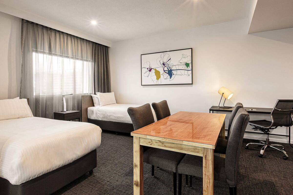 Family Suite (Deluxe) | Premium bedding, in-room safe, desk, laptop workspace