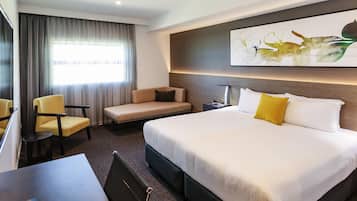 1 bedroom, premium bedding, in-room safe, desk