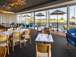 Restaurant - Mercure Sunshine Coast Kawana Waters (Birtinya)
