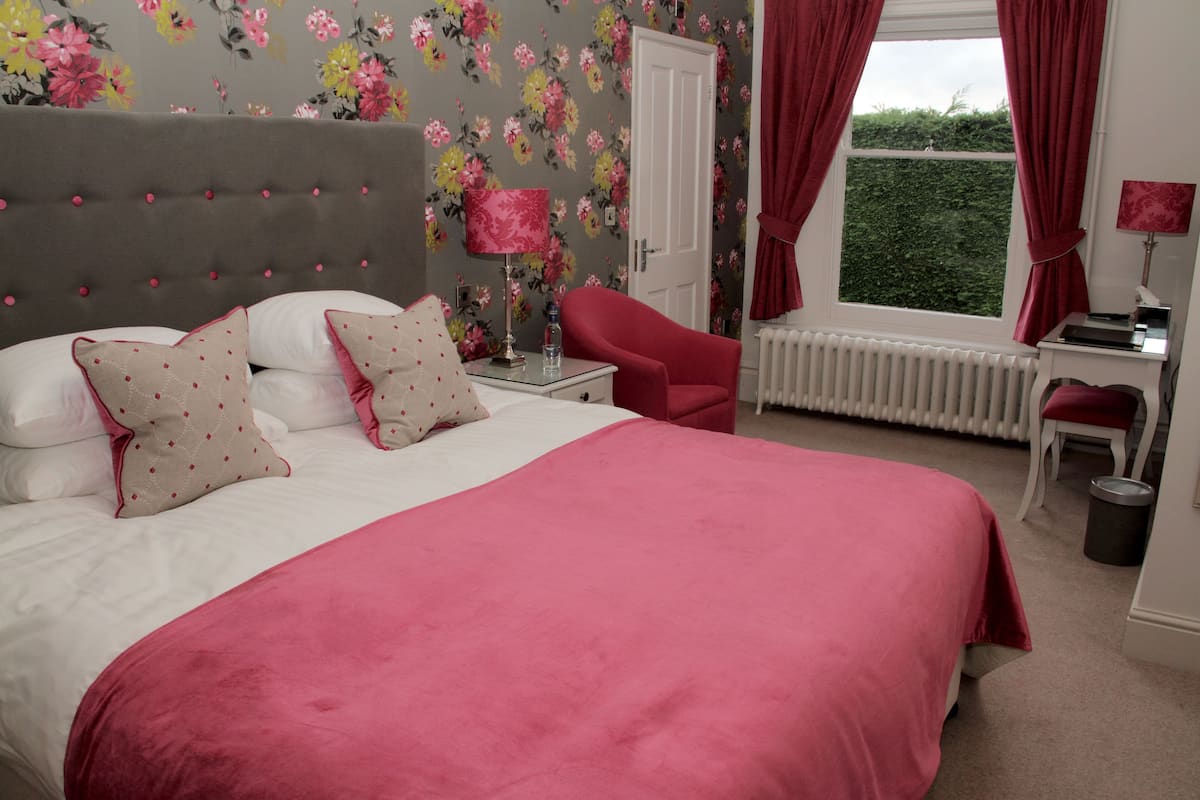 Superior tweepersoonskamer, 1 kingsize bed | 1 slaapkamer, een bureau, gratis wifi, beddengoed