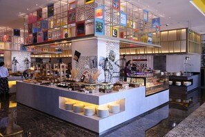 Daily buffet breakfast for a fee - Hard Rock Hotel Shenzhen (Shenzhen)