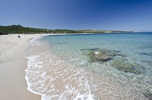 Una playa cerca, buceo, snorkel, pesca