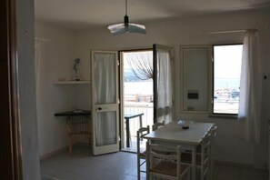 Economy Apartment, 2 Bedrooms | Iron/ironing board, cribs/infant beds - Isola Rossa Borgo Mare - Agenzia Isola Rossa (Trinità d'Agultu e Vignola)