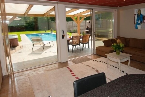 Cottage, Sauna | Living area