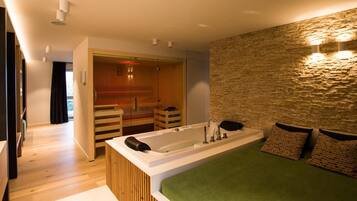 Couples treatment rooms, massages