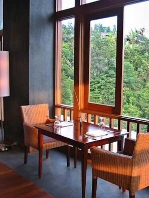 Restaurant - SanGria Resort & Spa (Lembang)