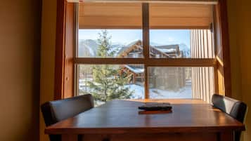 2 bedrooms, individually decorated, individually furnished