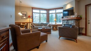 Timberline Lodges King Fir #531 | Living area