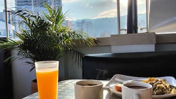Gratis morgenmadsbuffet hver dag