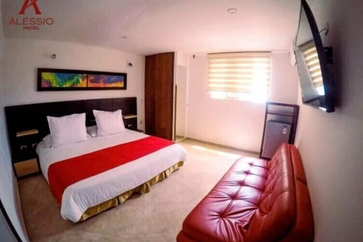 Ropa de cama de alta calidad, minibar y cortinas blackout