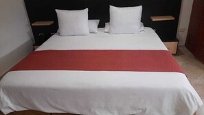 Superior-Doppelzimmer (Air conditioning) | Hochwertige Bettwaren, Minibar, Verdunkelungsvorhänge