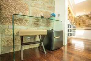 In-room safe, desk, blackout drapes, soundproofing