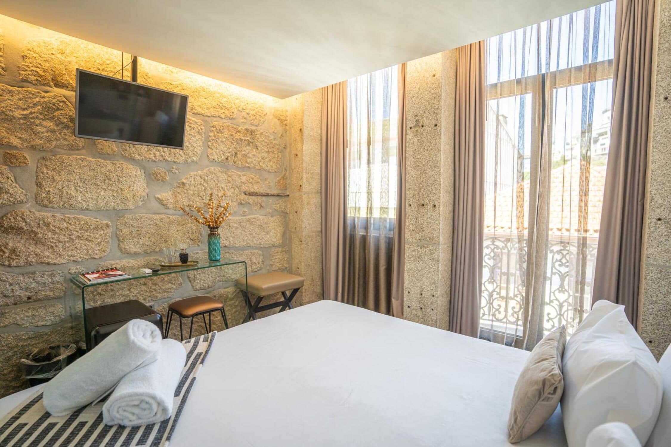 Foto - CHARM by YoursPorto