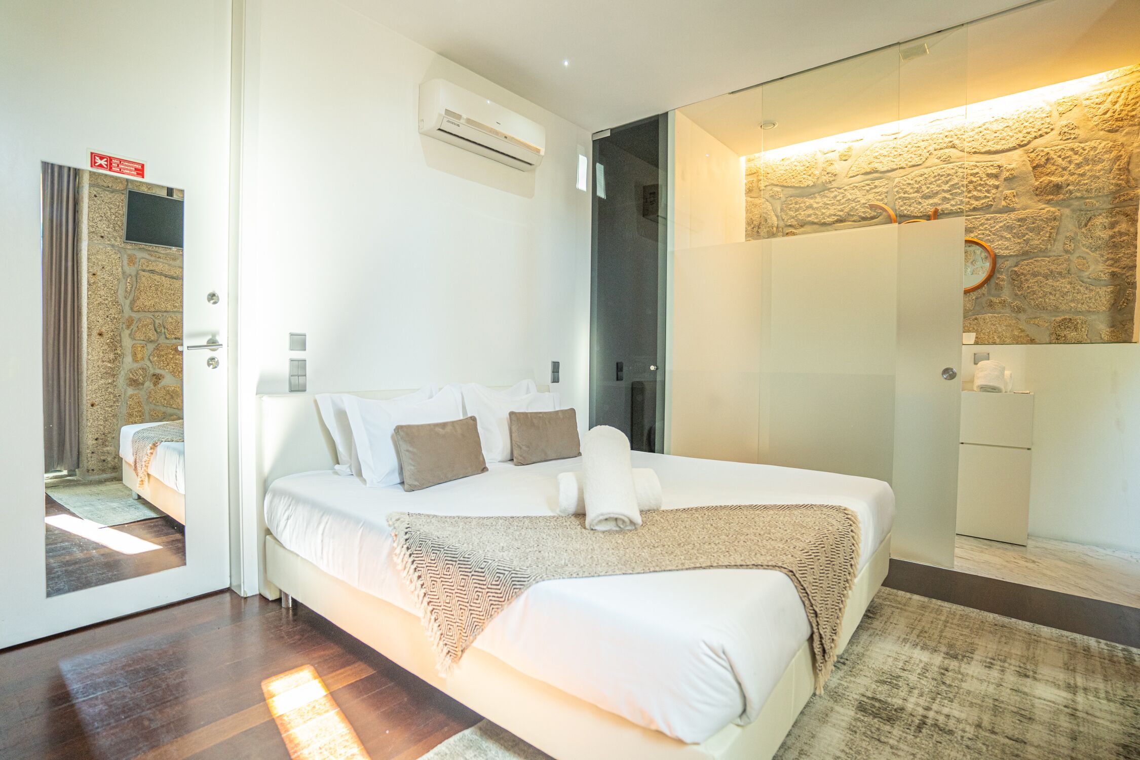 Foto - CHARM by YoursPorto