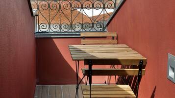 Sviitti, 1 parisänky, parveke | Näkymä kaupungille