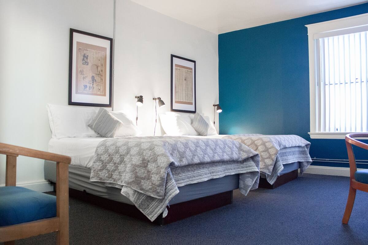 PRIVATE DOUBLE EURO (Private Room, Shared Bathroom, two full-sized beds. Sleeps 4.)