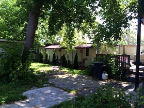Property grounds - Villa Nova Motel Resort (Wasaga Beach)