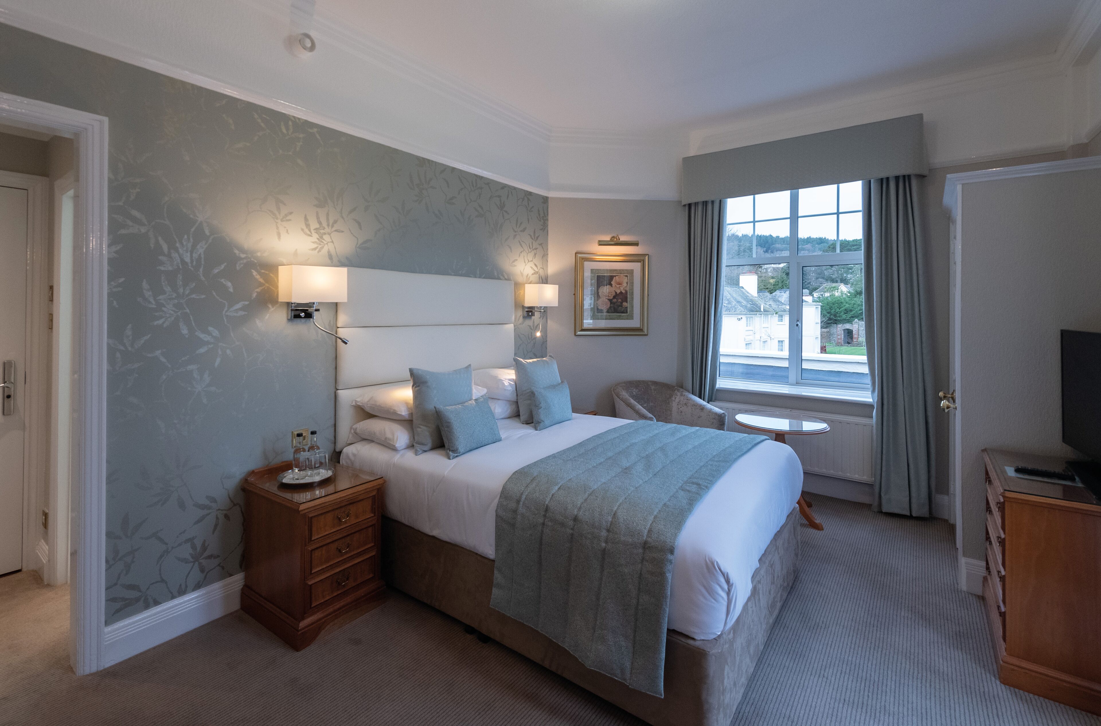 superior double room | 1 bedroom, desk, iron/ironing board, free wifi