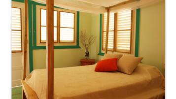 In-room safe, free WiFi