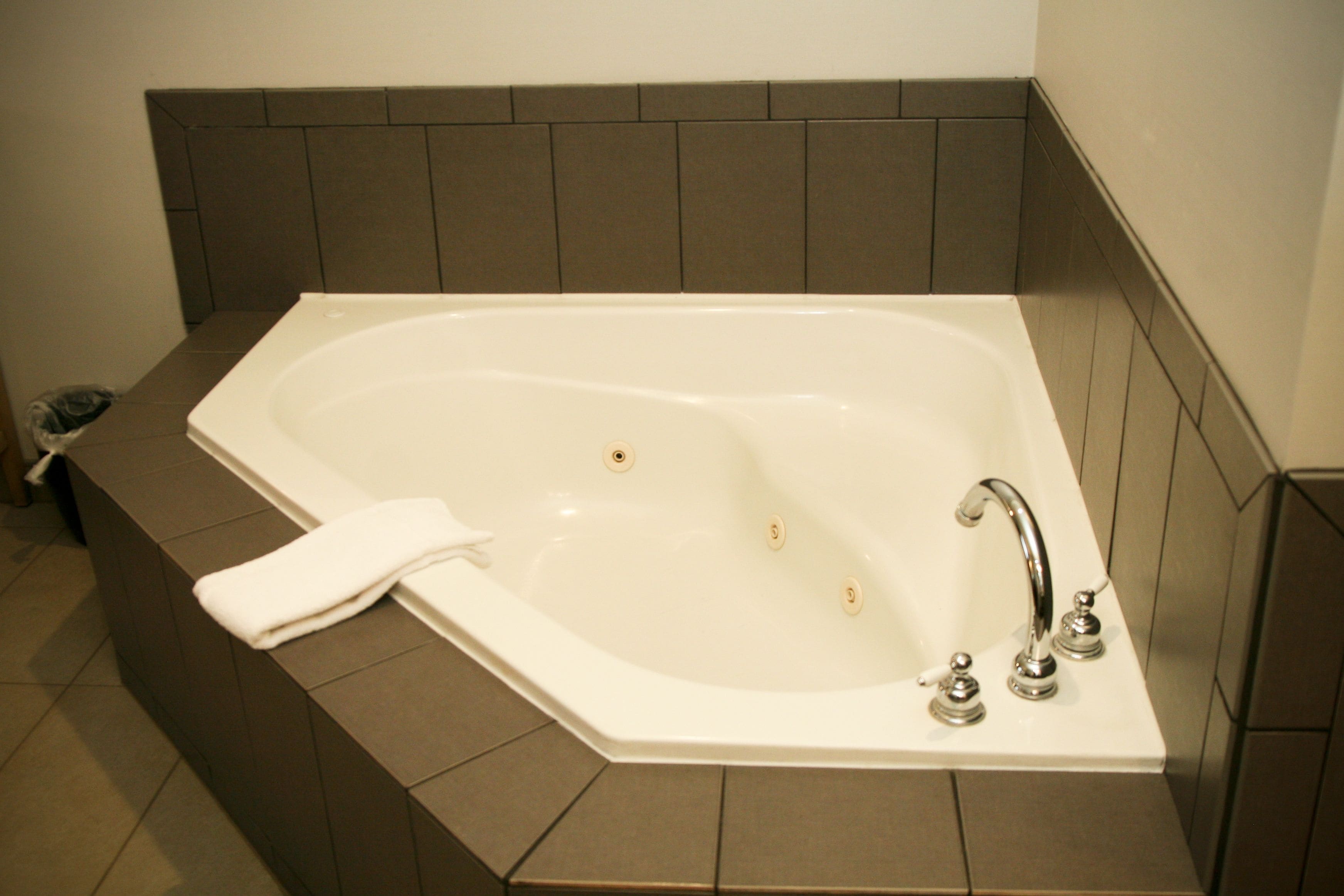 suite, 1 bedroom, non smoking, jetted tub | jetted bathtub