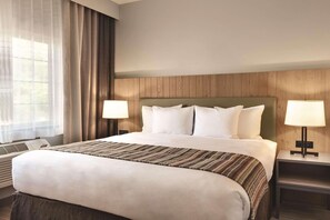 Room, 1 King Bed, Non Smoking | Desk, blackout drapes, iron/ironing board, free cribs/infant beds - Country Inn & Suites by Radisson, Prineville, OR (Prineville)