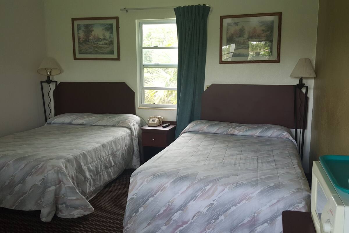Room, 2 Double Beds | Desk, WiFi (free)