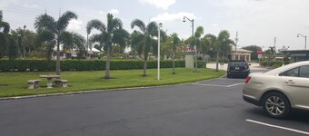 Tamiami Motel