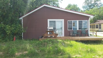 Premium Cottage, 2 Bedrooms, Lake View | Individually decorated