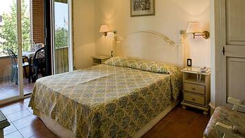 Hochwertige Bettwaren, Minibar, Zimmersafe, Schreibtisch