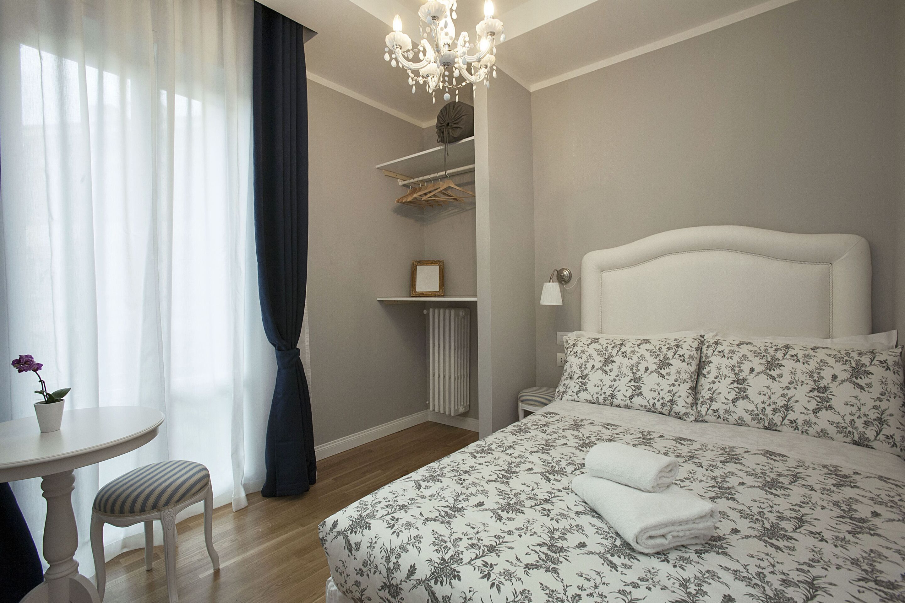 Habitación individual, baño en la habitación | Escritorio, wifi gratis y ropa de cama 