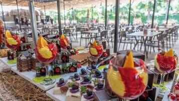 Breakfast, lunch and dinner served