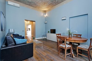 Apartment, 2 Bedrooms, Balcony | Dining room