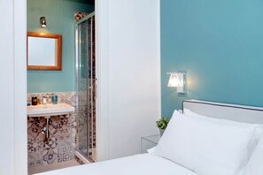 Apartment, 2 Bedrooms, Balcony | Bathroom | Shower, free toiletries, hair dryer, bidet