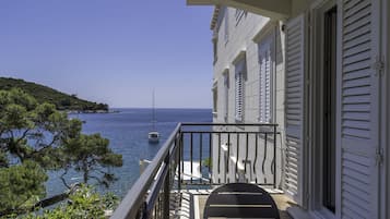 Studio Suite, Balcony, Sea View | In-room safe, desk, free WiFi