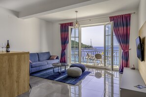 Comfort Apartment, 1 Bedroom, Balcony, Sea View (on the 3rd floor)