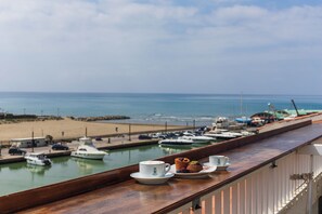 Free daily buffet breakfast - Cav Approdo (Castiglione della Pescaia)