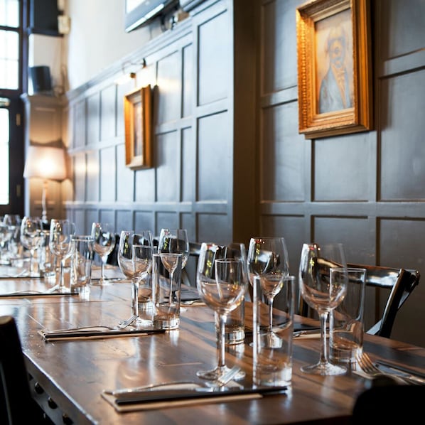 Se sirven desayunos, comidas y cenas