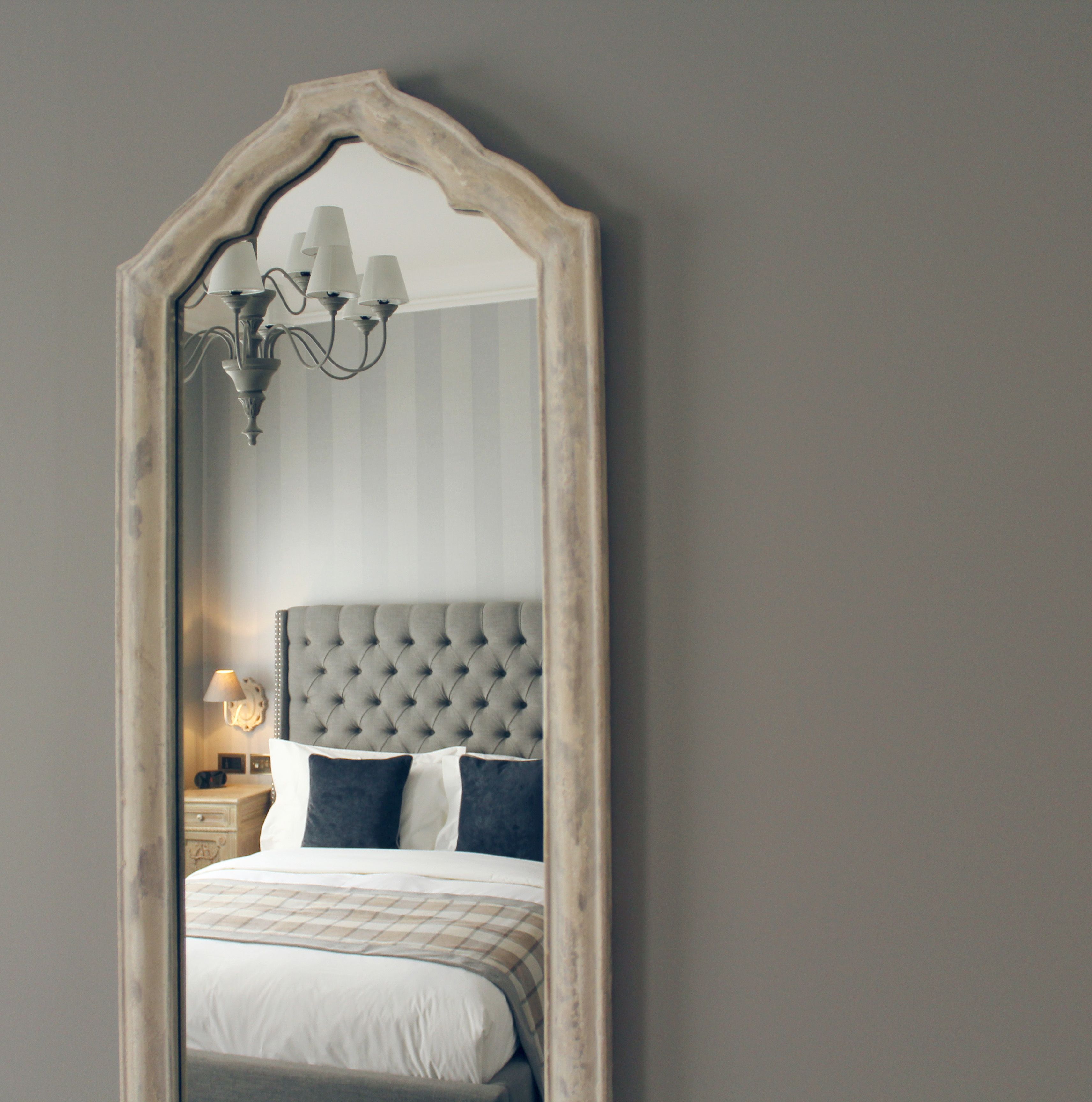 双人房 | 迷你吧、客房内保险箱、办公桌、遮光窗帘