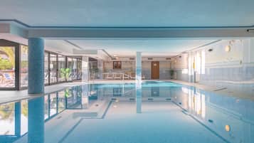 Sauna, hot tub, steam room, hot springs/mineral springs