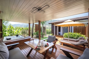Bungalow Deluxe