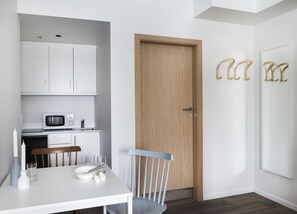 Standard Studio | Private kitchen | Fridge, microwave, coffee/tea maker, electric kettle - Island Apartments (Reykjavik)