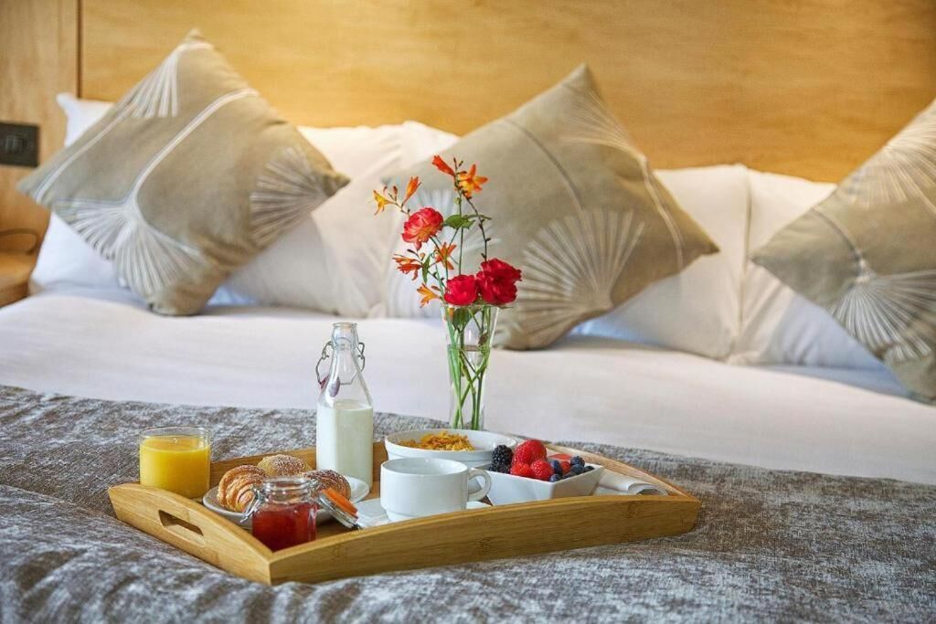 Chambre Simple Standard | Literie de qualité supérieure, coffres-forts dans les chambres, bureau